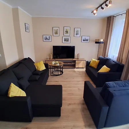 Uminskiego Spacious Lägenhet Poznań
